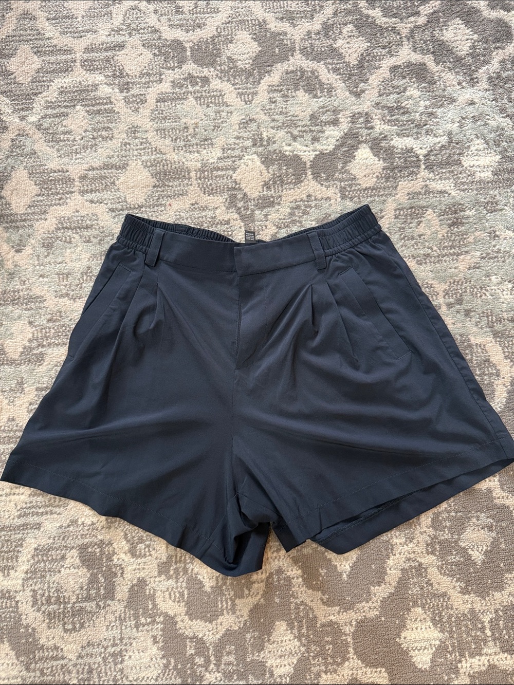 Vuori Navy Pleated Relaxed Fit Shorts